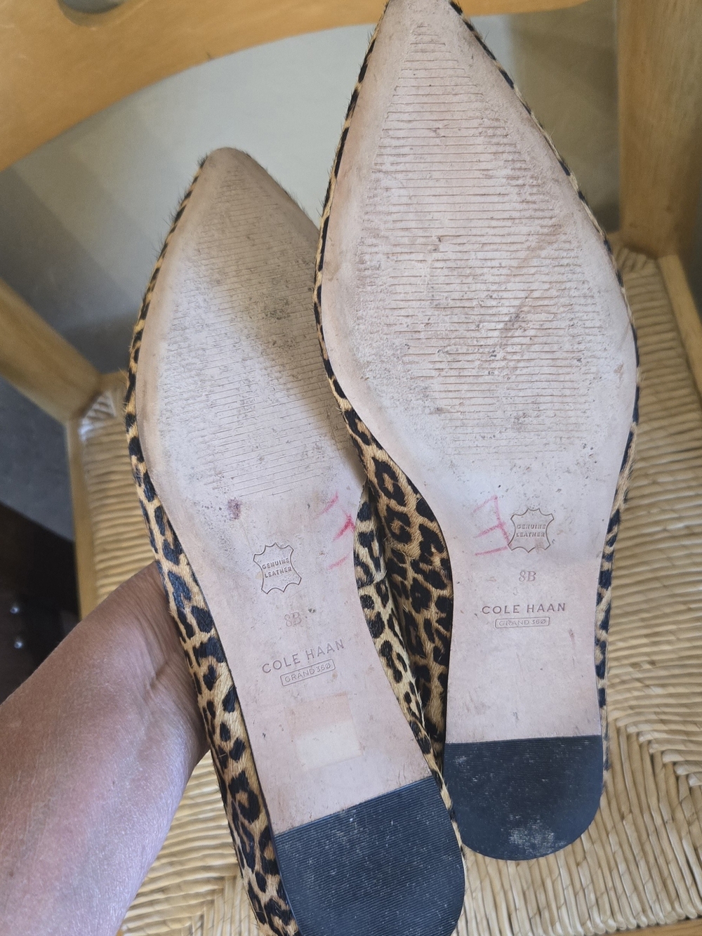 Cole Haan Leopard-Print Pointed-Toe Flats in Tan and Black. Sz 8 - Picture 4 of 5